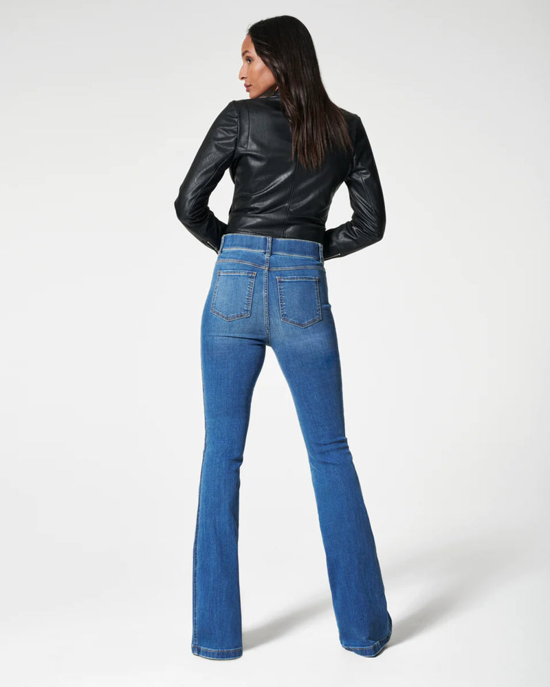 Flare Jeans: Vintage Indigo